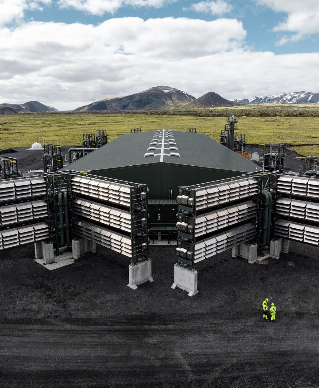 Tens of thousands of tons: Mammoth in Hellisheidi, Iceland.