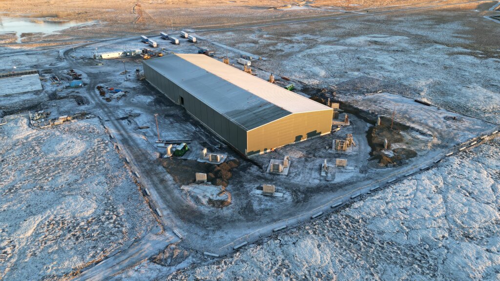 mammoth-site-with-completed-process-hall-cladding1.jpg