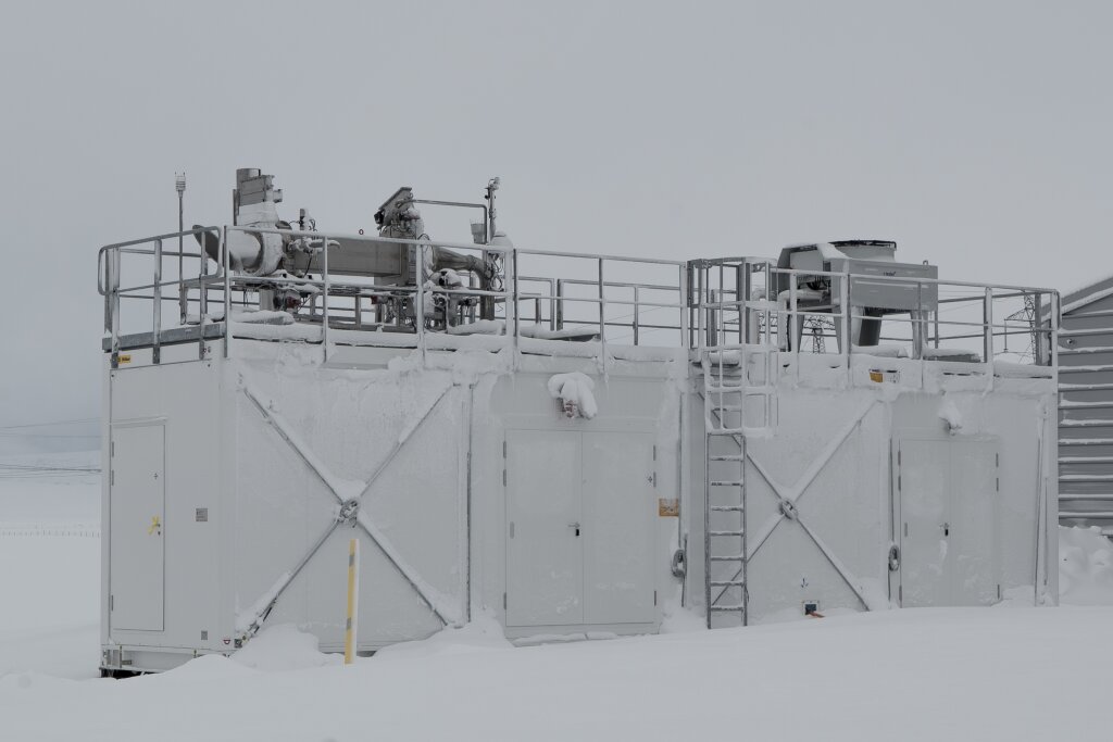 climeworks'-mobile-test-facility-iceland_7.jpg