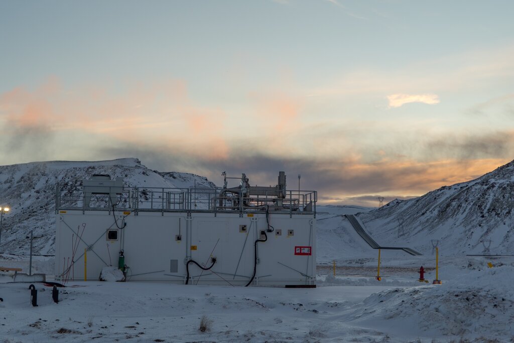 climeworks'-mobile-test-facility-iceland_9.jpg